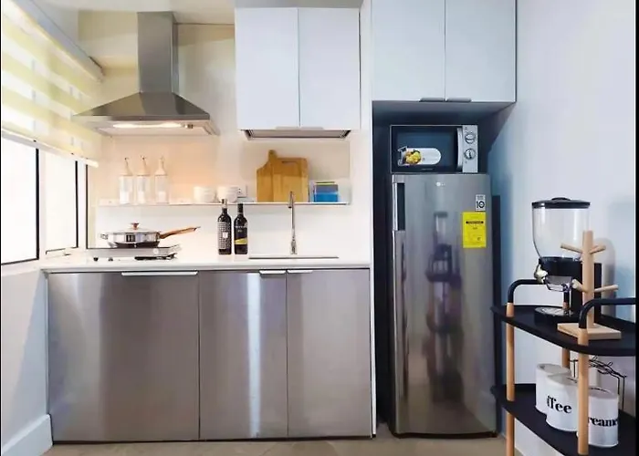 Bgc - Two Bedroom With Game High Speed Wifi Apartment
