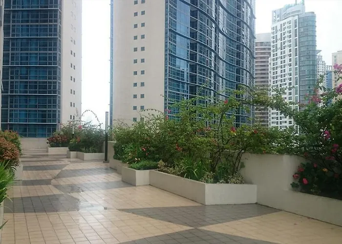Apartment Bgc - Two Bedroom With Game High Speed Wifi