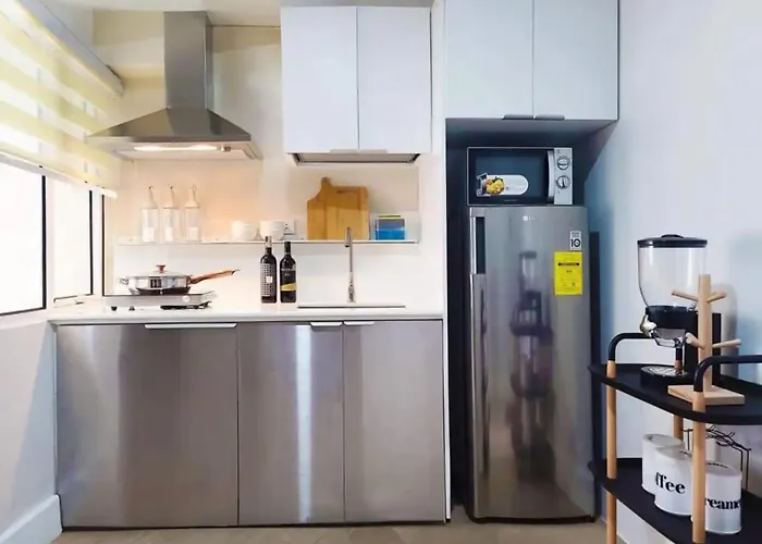 Apartment Bgc - Two Bedroom With Game High Speed Wifi *