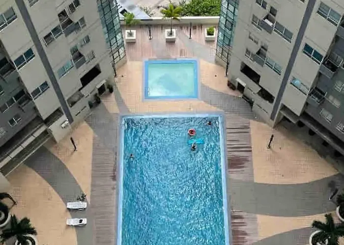 Apartment Bgc - Two Bedroom With Game High Speed Wifi *